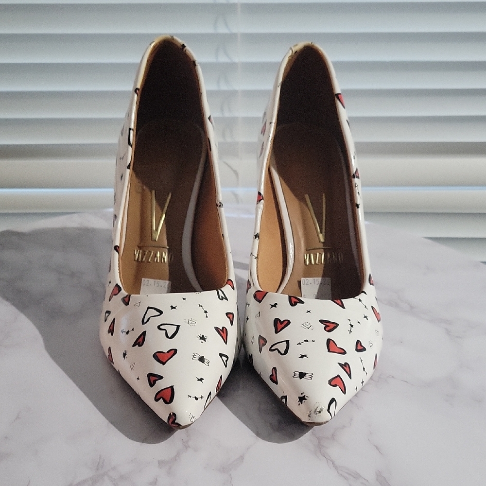 Vizzano White Pointed-Toe Pumps with Red Heart Print